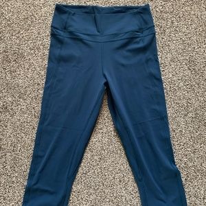 Lululemon Pushing Limits Crop Nulu 21" size 10